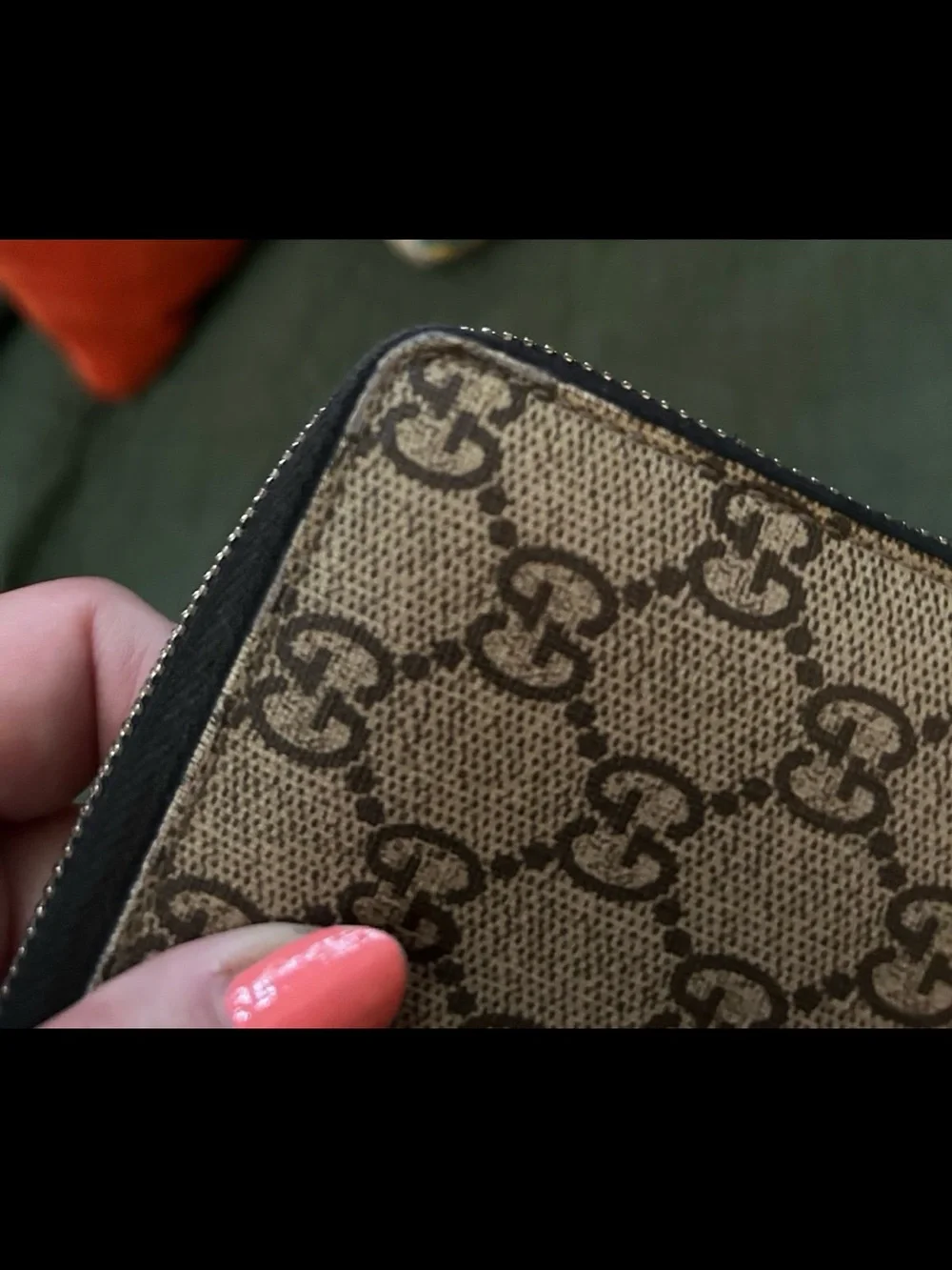 Gucci Beige GG Supreme Wallet with Red and Black Snake Motif - Picture 2 of 12